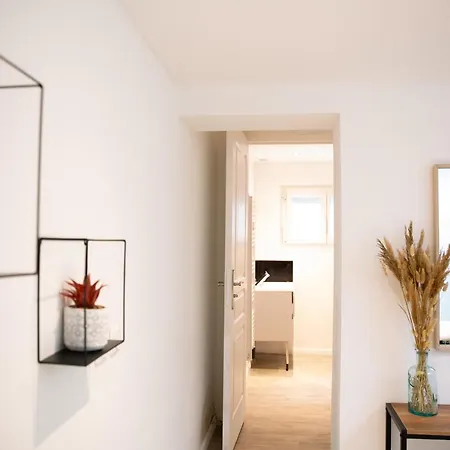 アパート Ng Suitehome - Lille I Barbieux I Croix - Balneo - Relax Area - Netflix - Wifi - Kitchenette ルーベ