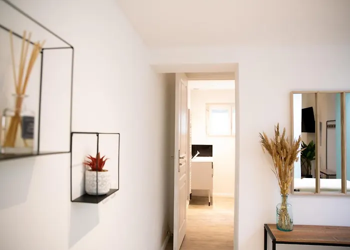 Апартаменты Ng Suitehome - Lille I Barbieux I Croix - Balneo - Relax Area - Netflix - Wifi - Kitchenette Рубе