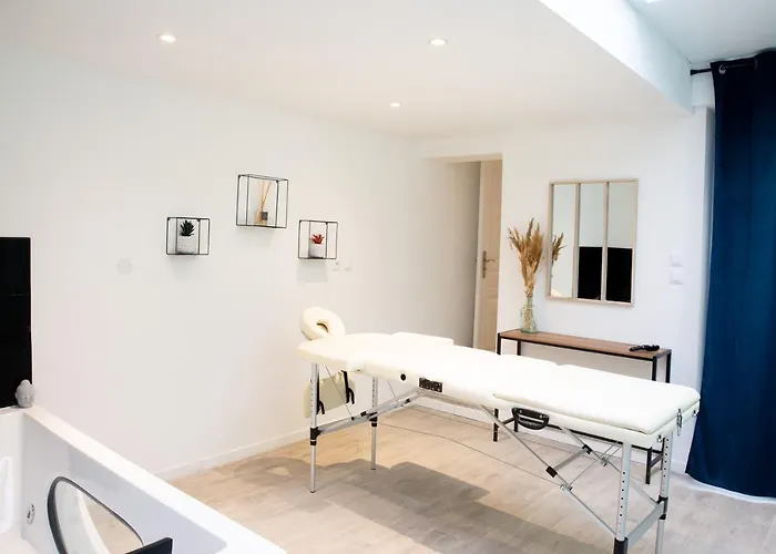Ng Suitehome - Lille I Barbieux I Croix - Balneo - Relax Area - Netflix - Wifi - Kitchenette